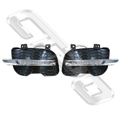 FOG LAMP COVER SET - L&R - WITH DAYTIME RUNNING LAMP LED - TO SUIT TOYOTA HIACE 2004- WIDE