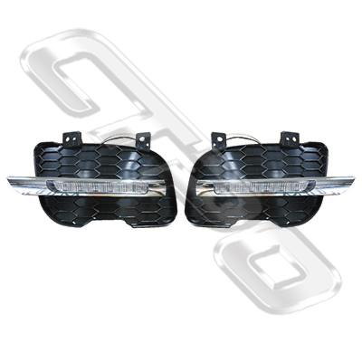 FOG LAMP COVER SET - L&R - WITH DAYTIME RUNNING LAMP LED - TO SUIT TOYOTA HIACE 2004-  WIDE